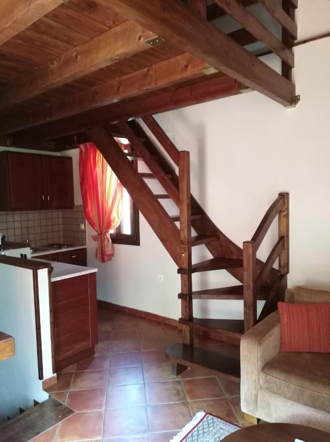 Dryas Guesthouse Полидросос Экстерьер фото