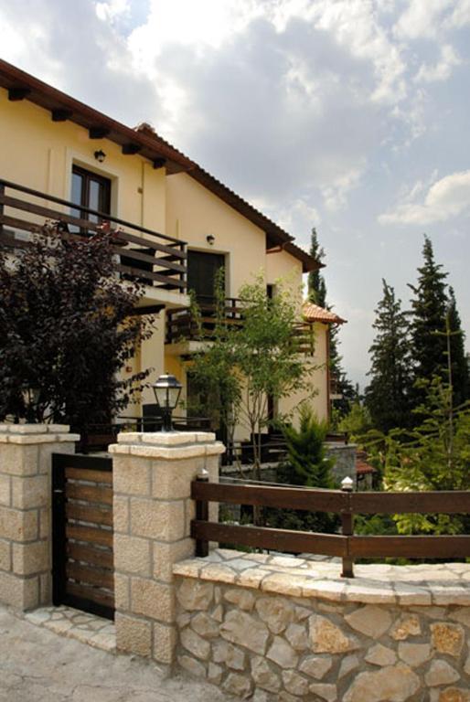 Dryas Guesthouse Полидросос Экстерьер фото